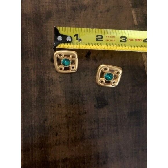 VINTAGE RARE 1980 ERA GORGEOUS GIVENCHY PARIS GREEN CRYSTAL GP PIERCED EARRINGS - Picture 4 of 4